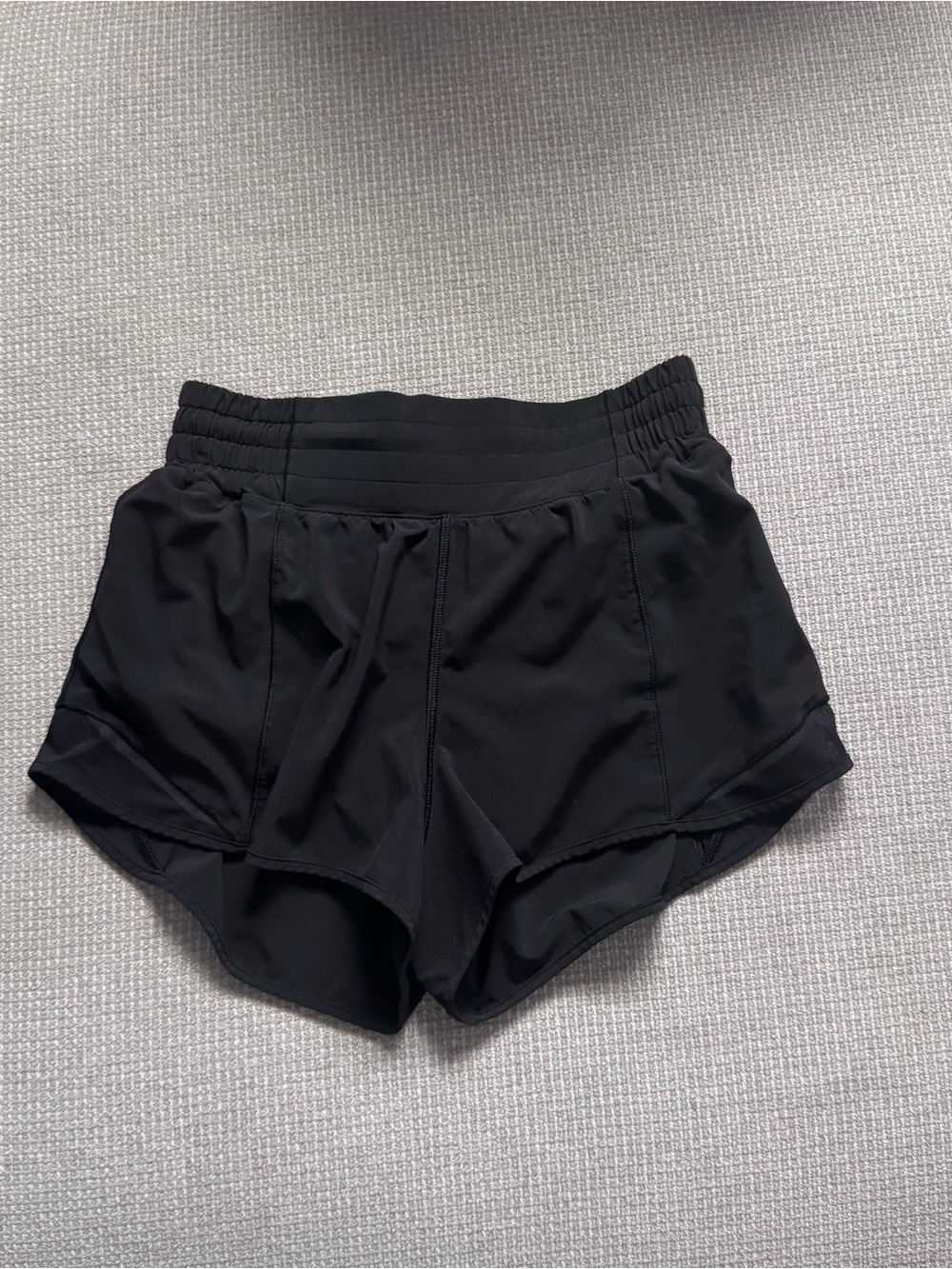 Lululemon hotty hot high rise Black Women's Athletic Running Shorts 4 - Picture 3 of 6